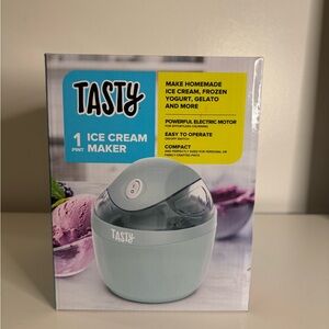 Tasty Ice Cream Maker in Light Blue
